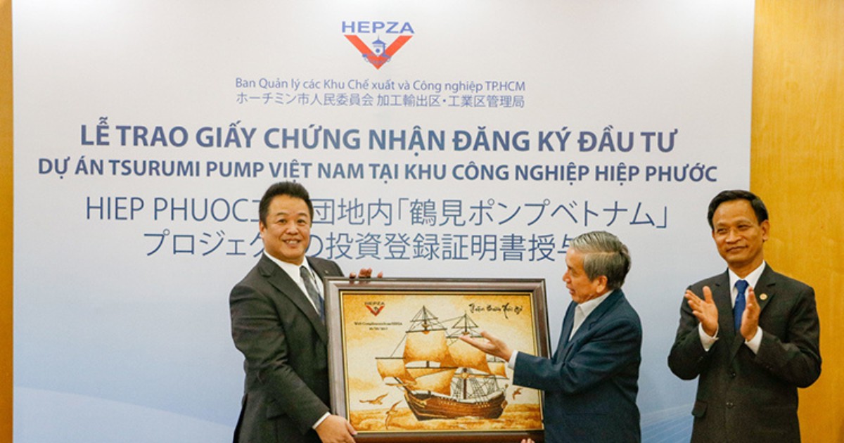 Hình ảnh Lễ trao giấy chứng nhận đầu tư cho Tsurumi Pump | Khu Công Nghiệp Hiệp Phước