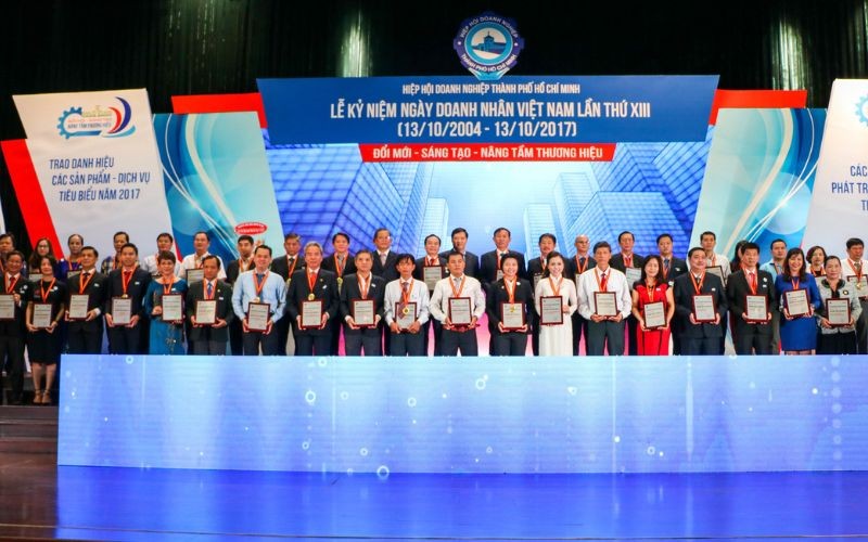 Hình Ảnh Lễ Tôn Vinh Doanh Nghiệp Tiêu Biểu 2017 | Khu Công Nghiệp Hiệp Phước