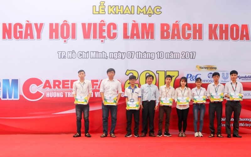 Hình Ảnh Lễ Trao Học Bổng Đại Học Bách Khoa | Khu Công Nghiệp Hiệp Phước