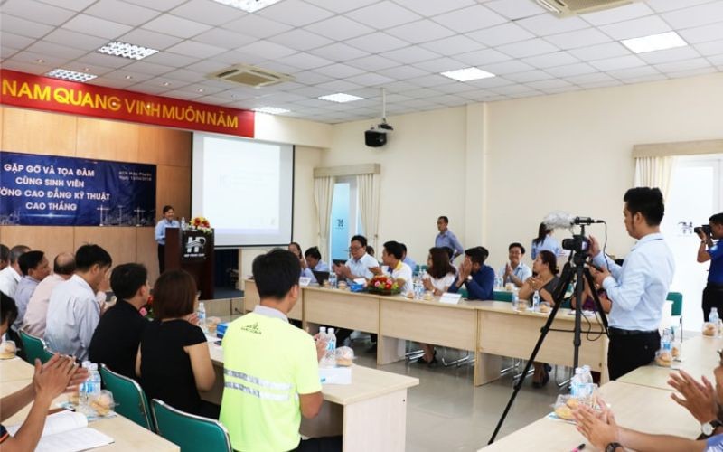 Tọa Đàm Cùng Sinh Viên Trường Cao Đẳng Kỹ Thuật Cao Thắng Tại Khu Công Nghiệp Hiệp Phước | Khu Công Nghiệp Hiệp Phước