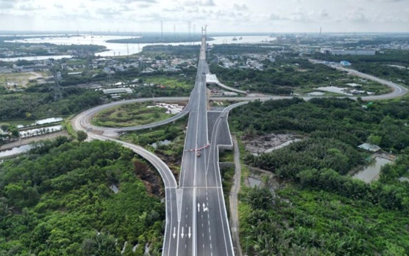 Thông Xe 21 Km Cao Tốc Bến Lức - Long Thành Nối Miền Tây Với Cảng Hiệp Phước